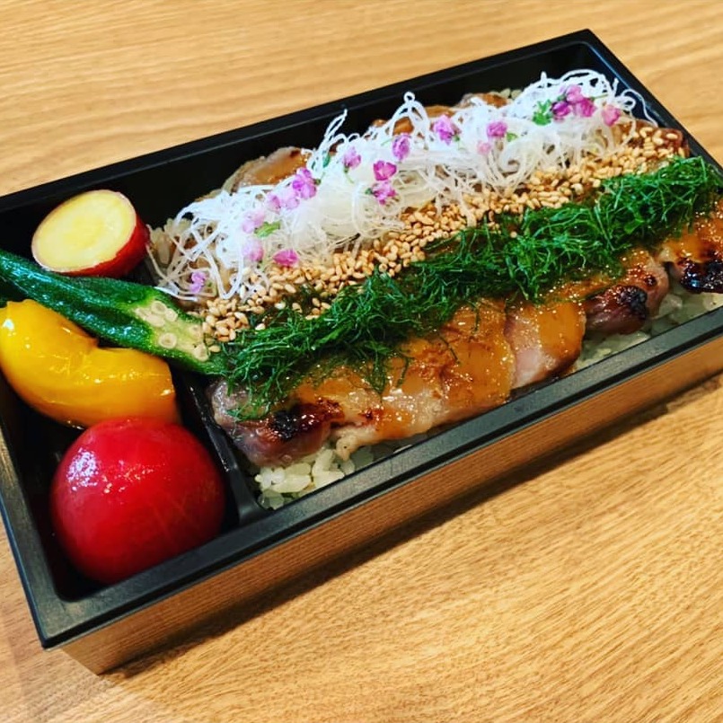 茜坂大沼 様 つきじ 折峰 料理屋さんのパッケージ専門店