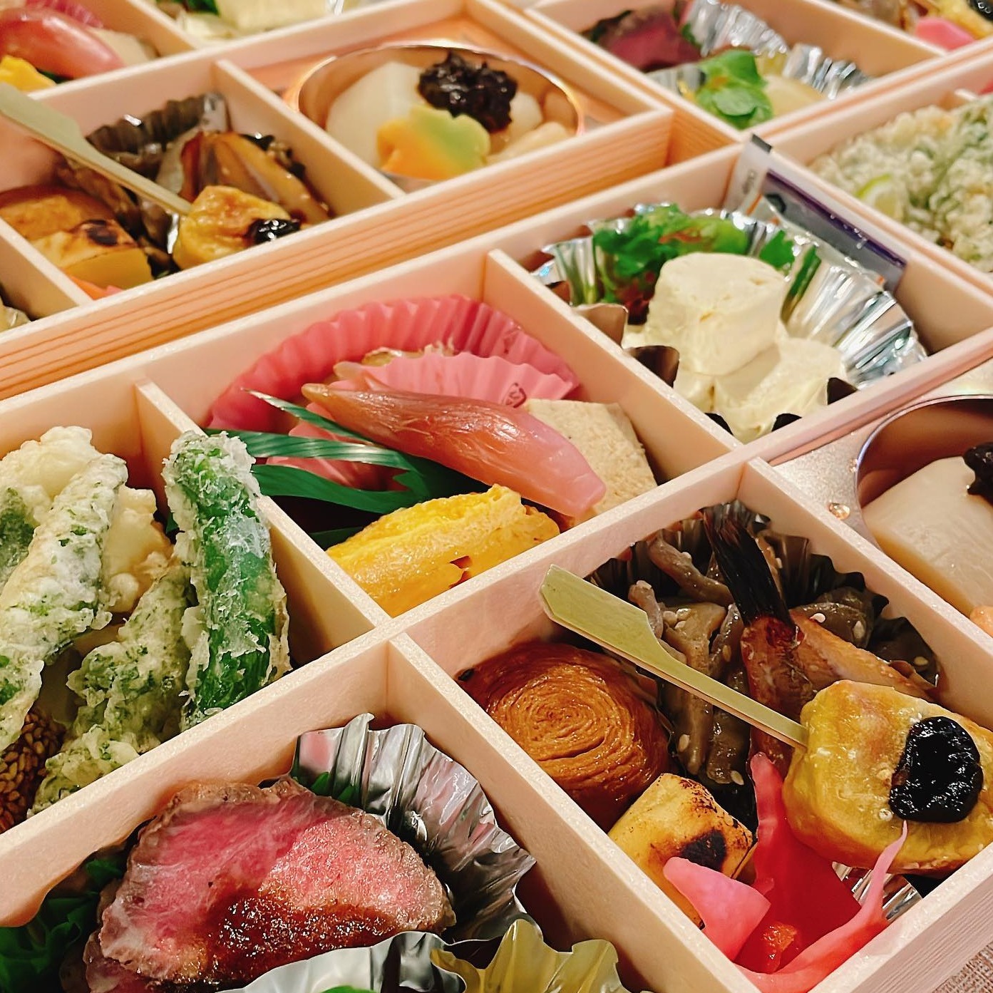 曹素功三十周年記念墨　82年製　10個セット【箱無し】オマケ付 書道具 中国古墨 曹素功蕘千氏 三十周年 記念墨 82年製 未使用 2枚85g