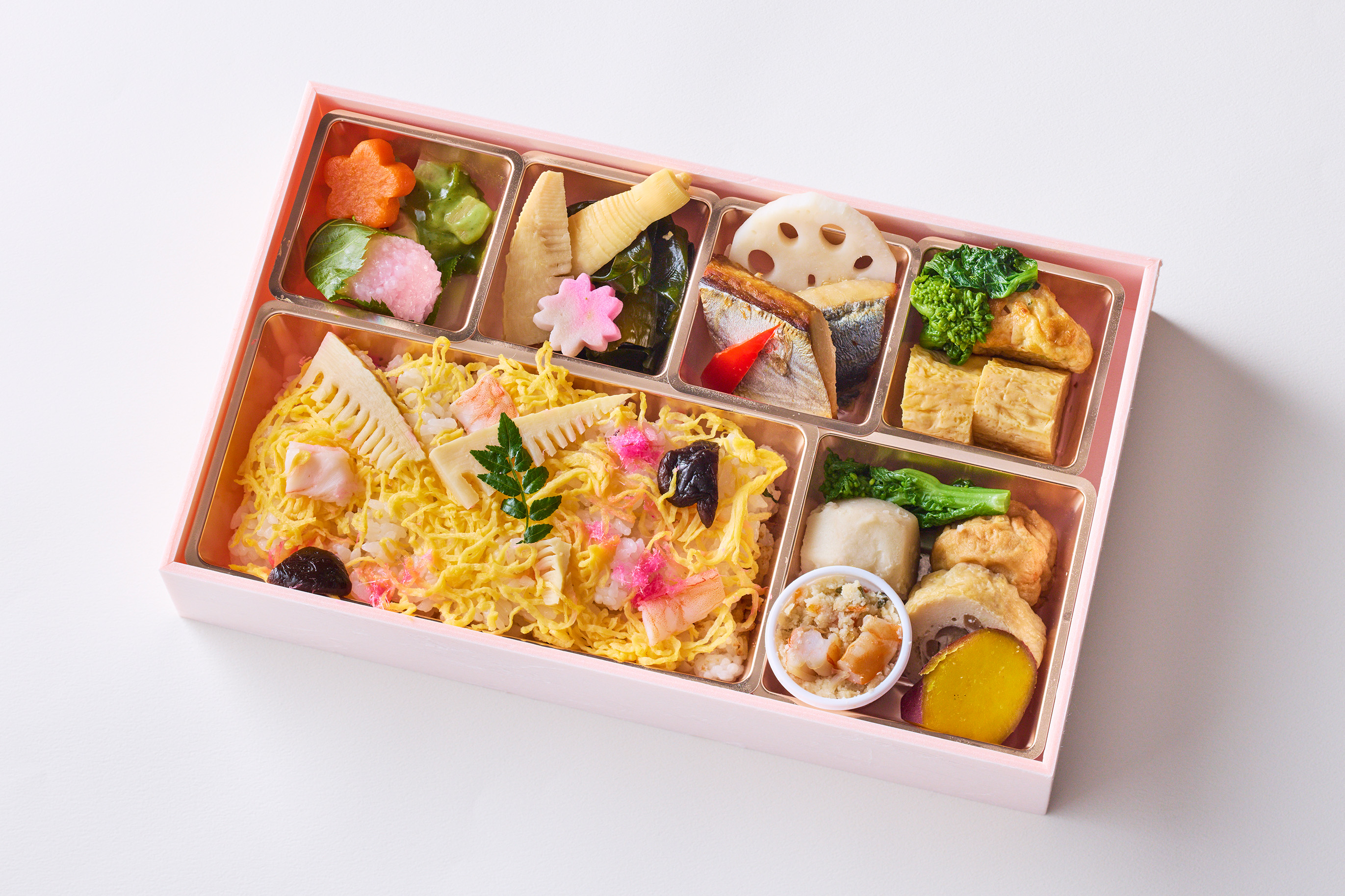 大きめの折箱で、春のお弁当活用術 | つきじ 折峰 料理屋さんの