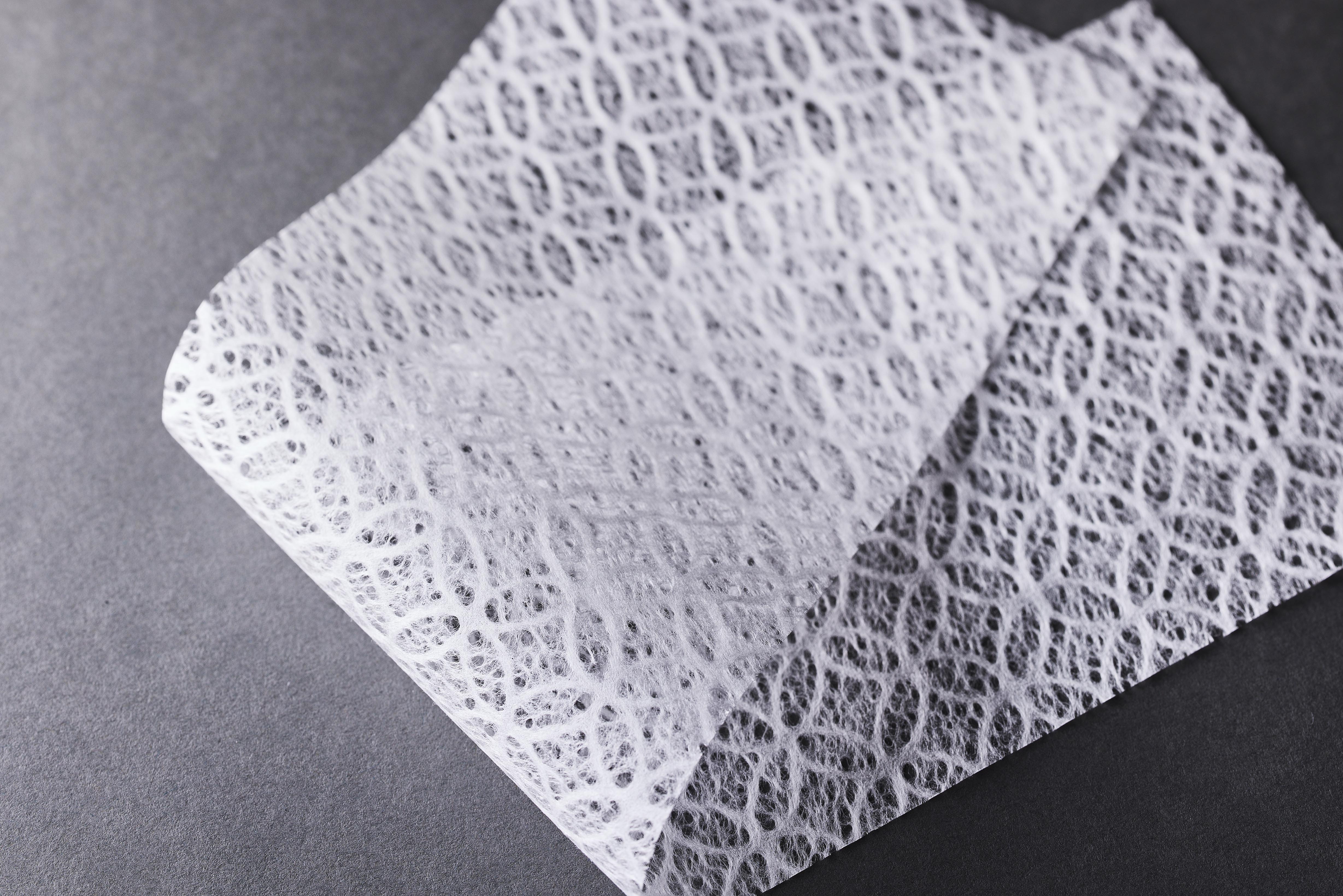 レースのように繊細な『落水和紙』の掛紙 | つきじ 折峰 料理屋さんの