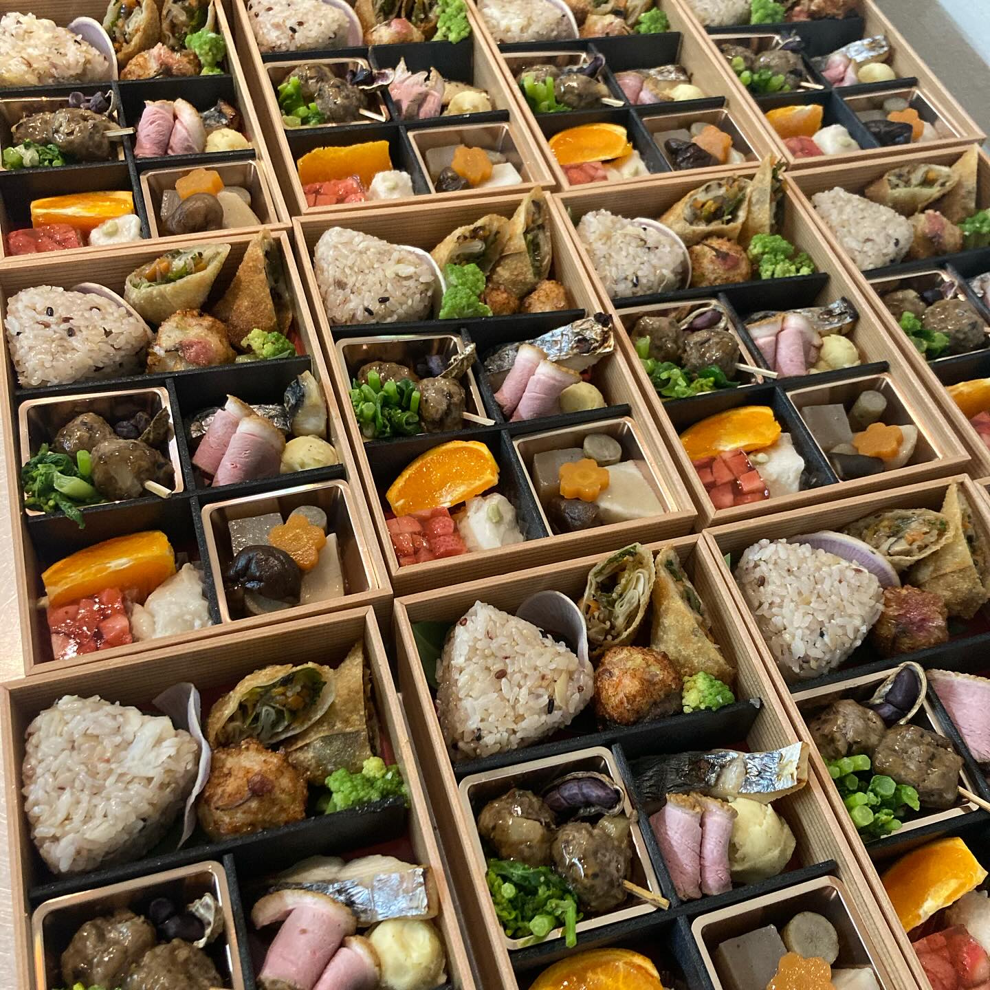 みんなの折箱 | つきじ 折峰 料理屋さんのパッケージ専門店